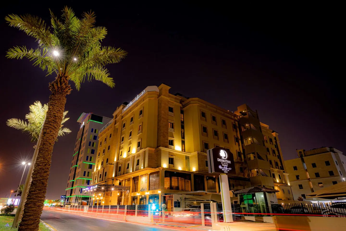DoubleTree by Hilton Hotel Dhahran EXTERIOR