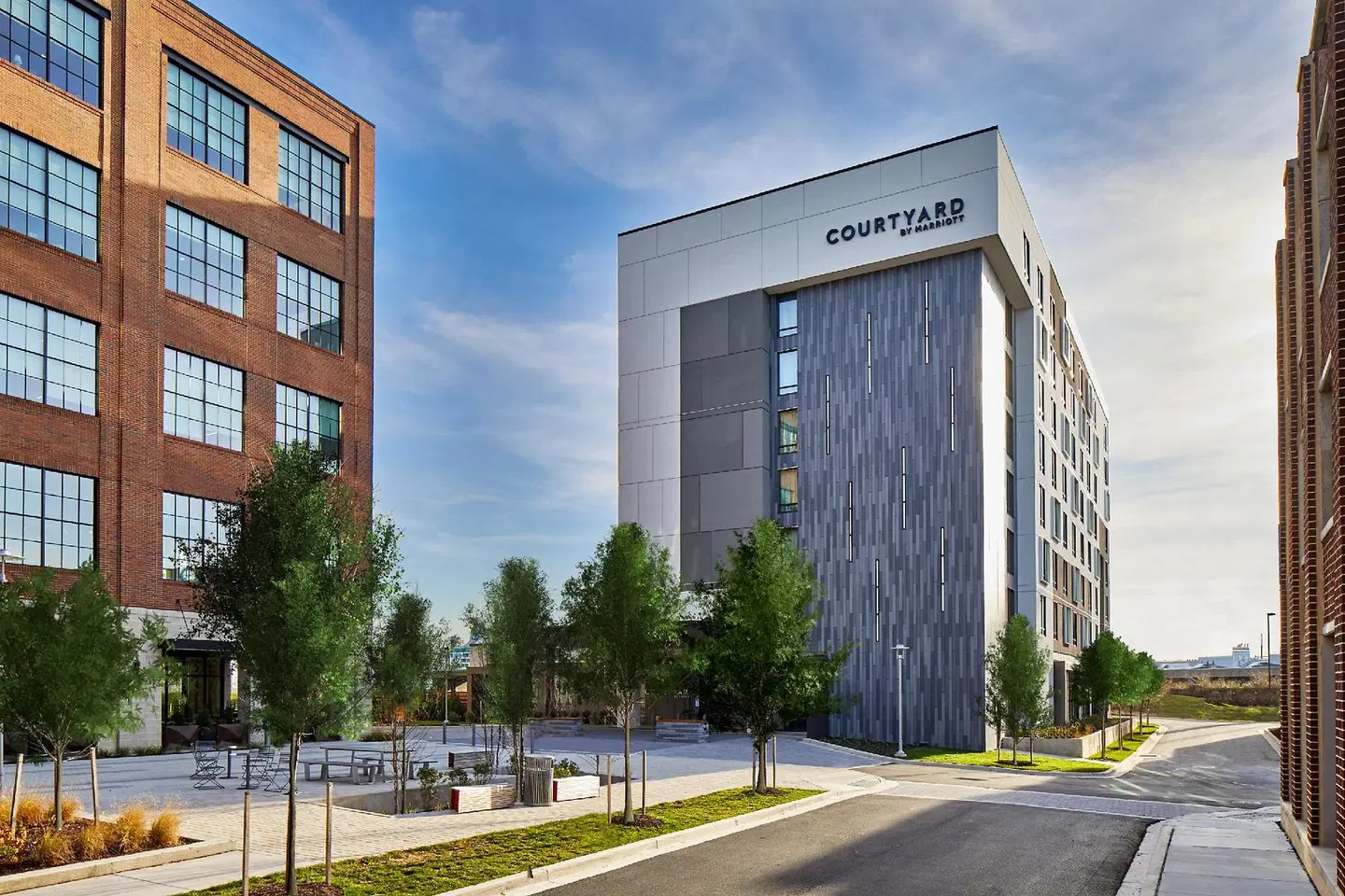 Courtyard Baltimore Downtown/McHenry Row EXTERIOR