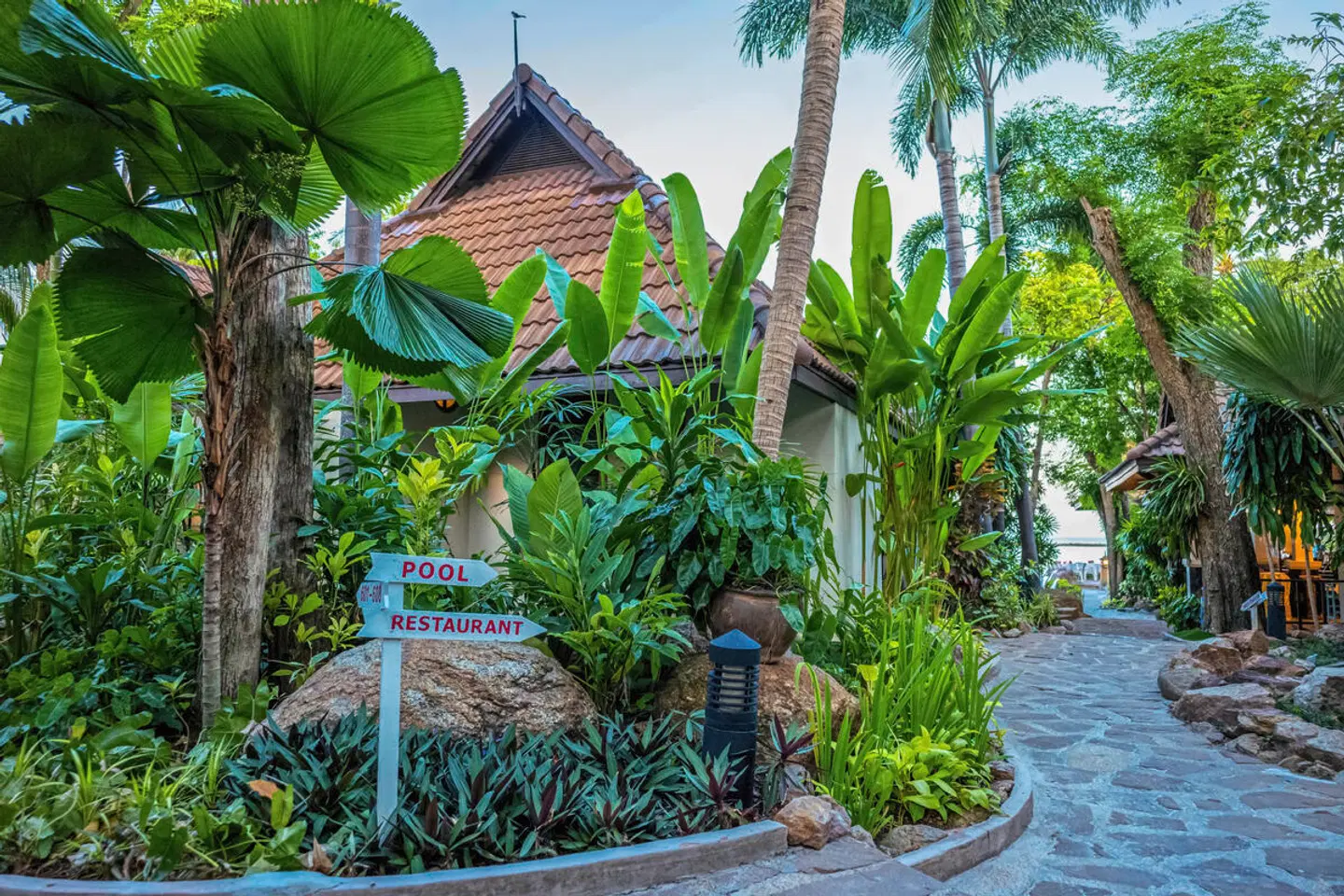 Samui Natien Beach Resort Garten