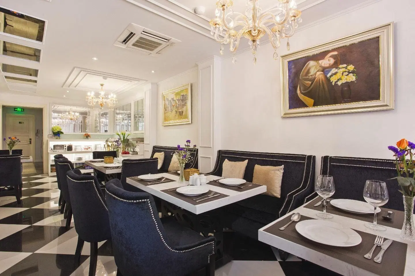 Luxury Old Quarter Restaurant