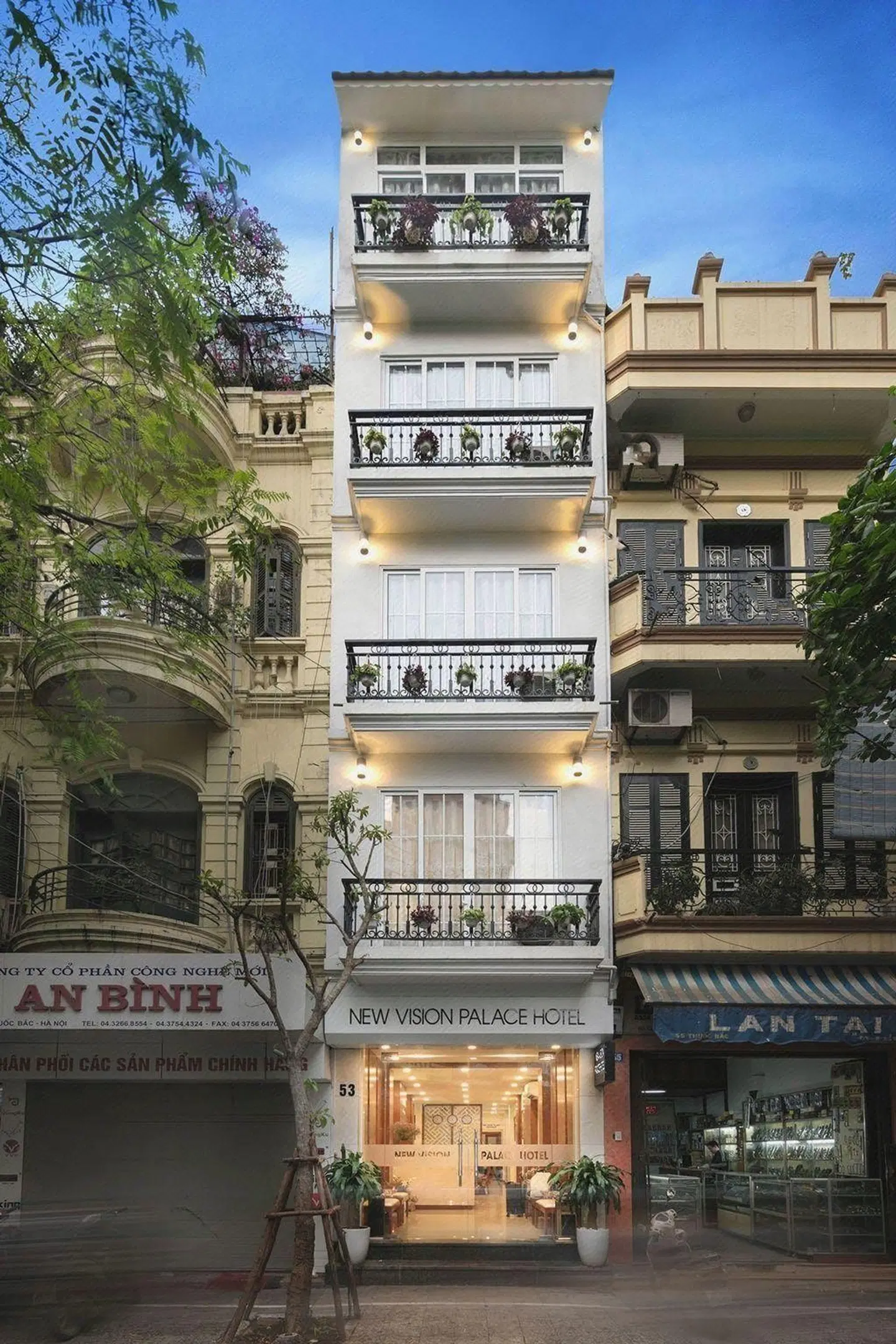 Dream Central Hotel EXTERIOR
