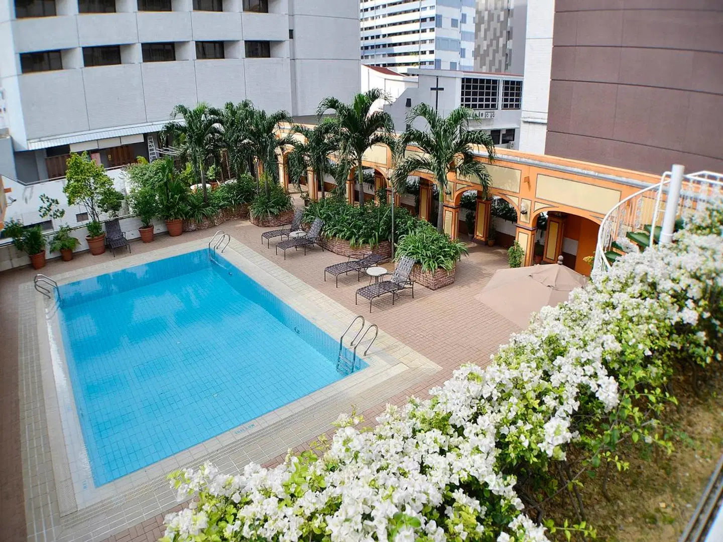 Grand Pacific OUTDOOR_POOL
