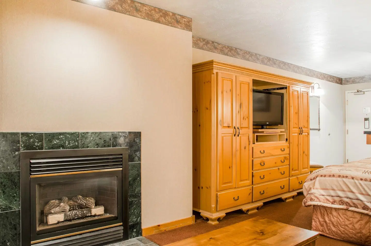 49'er Inn & Suites ROOM_EXAMPLE
