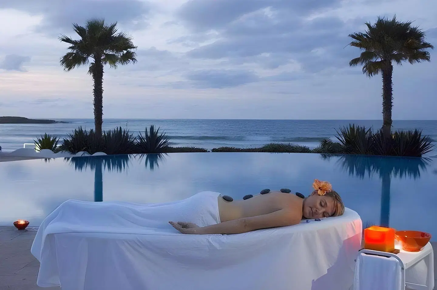L' Amphitrite Palace Resort & Spa OUTDOOR_POOL