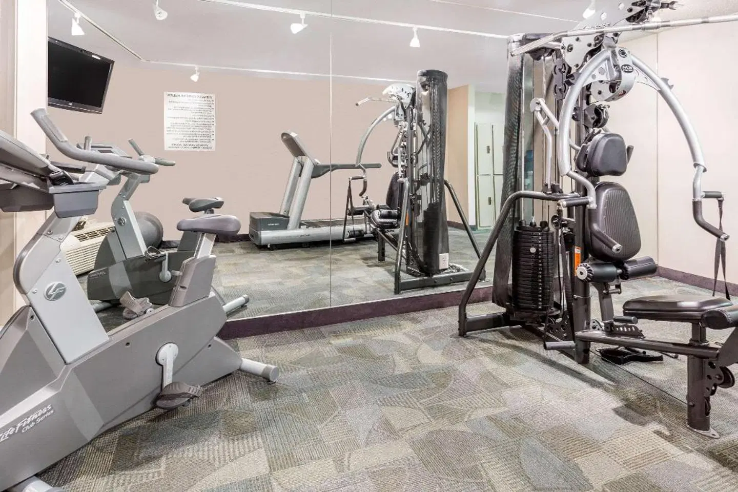 Ramada by Wyndham Kamloops SPORTS_AND_LEISURE