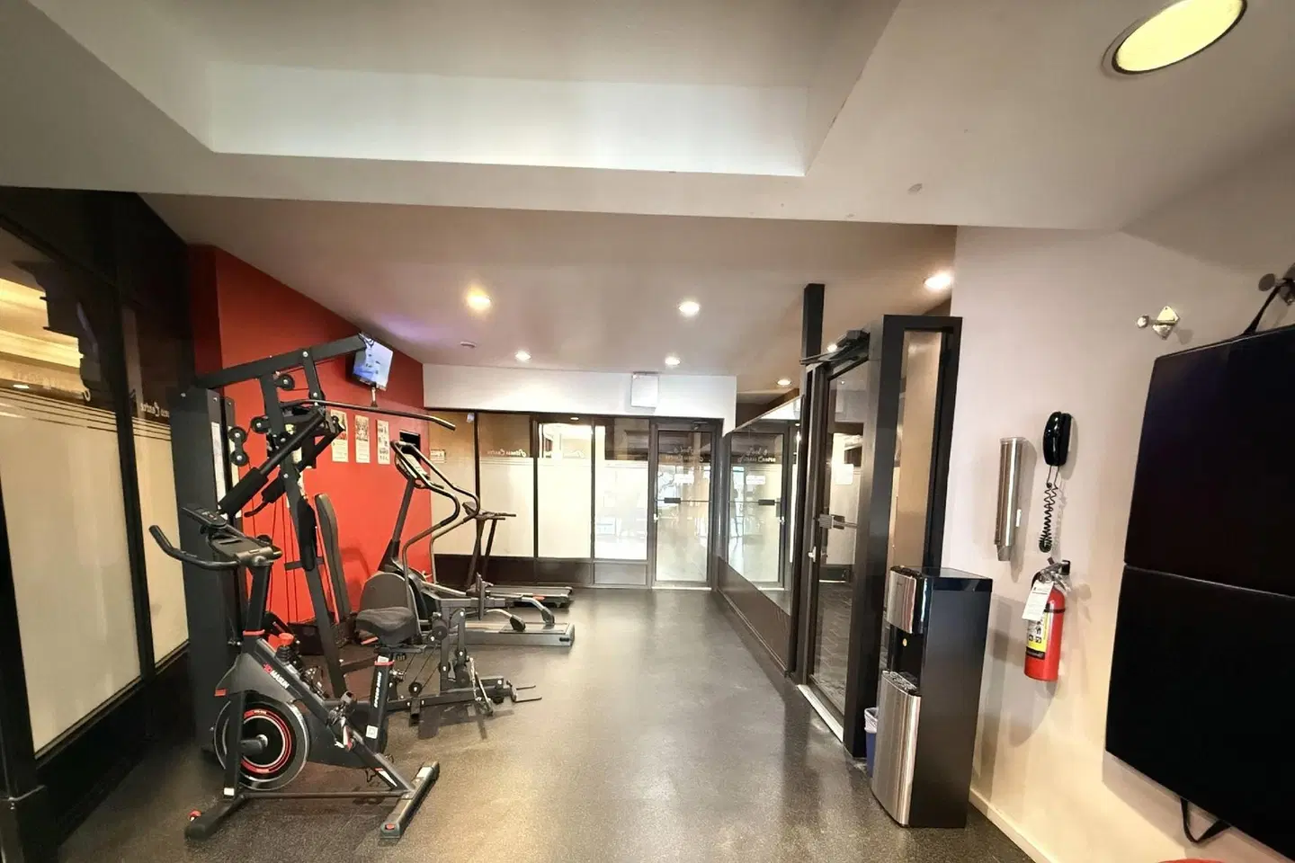 Ramada by Wyndham Kelowna Hotel & Conference Center SPORTS_AND_LEISURE