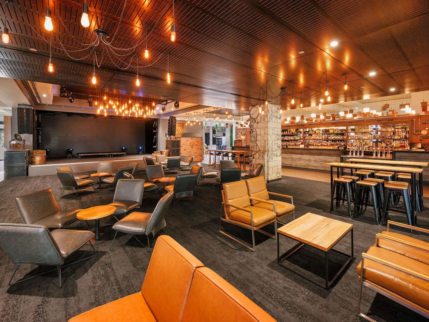 Pullman Reef Hotel Casino Bar