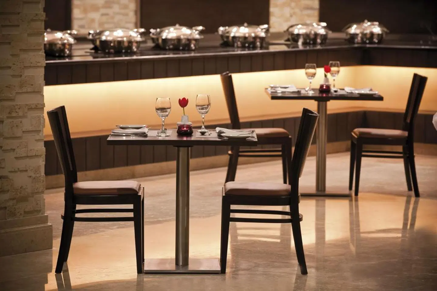 Mövenpick Beach Resort Al Khobar Bar
