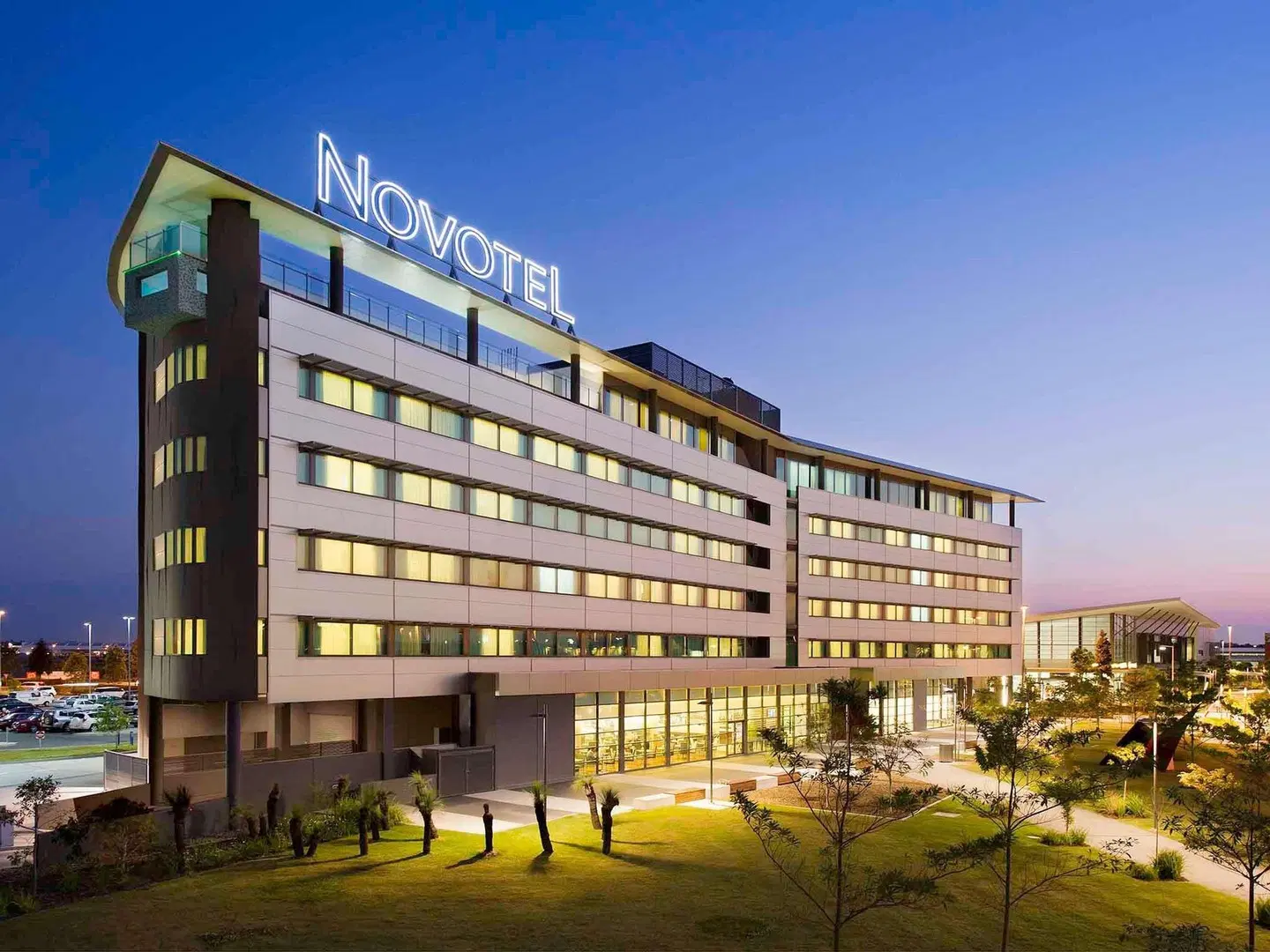 Novotel Brisbane Airport Hotel EXTERIOR