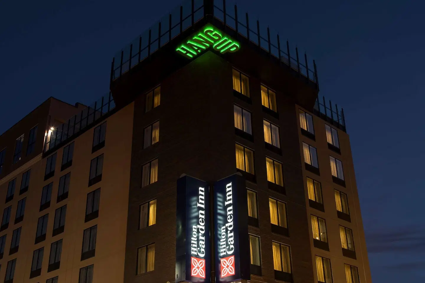 Hilton Garden Inn Louisville Downtown EXTERIOR