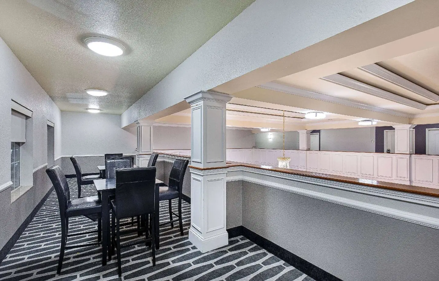 La Quinta Inn & Suites by Wyndham Bowling Green Bar