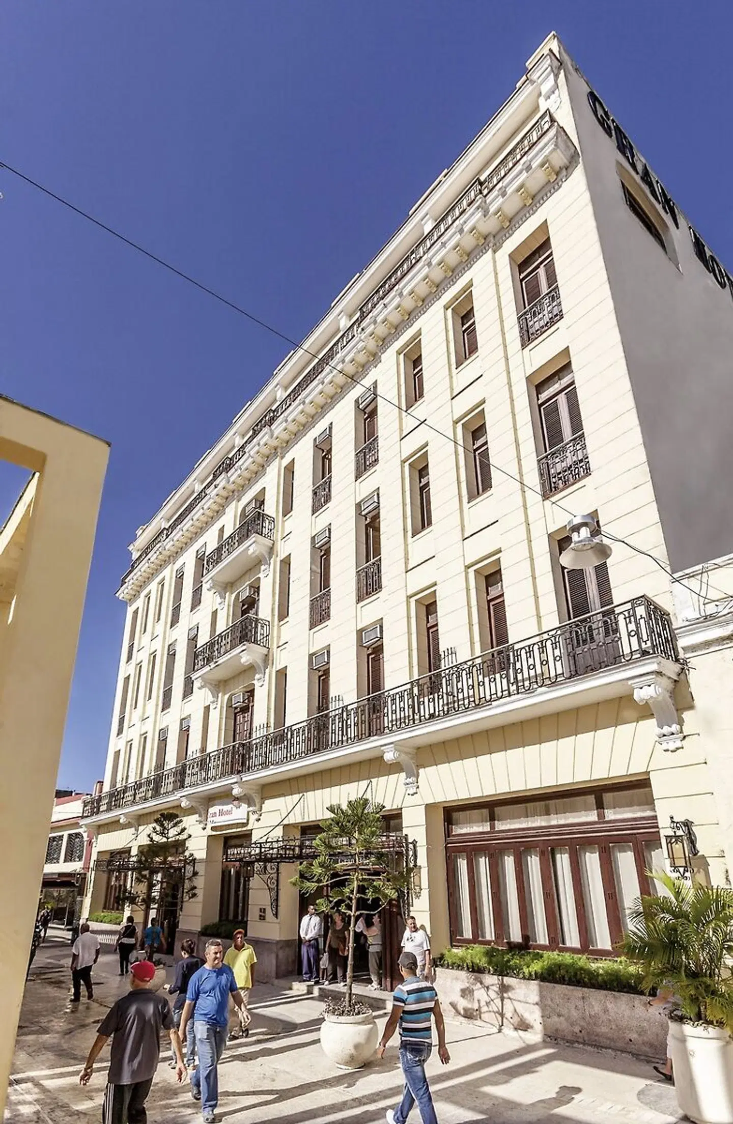 La Avellaneda EXTERIOR