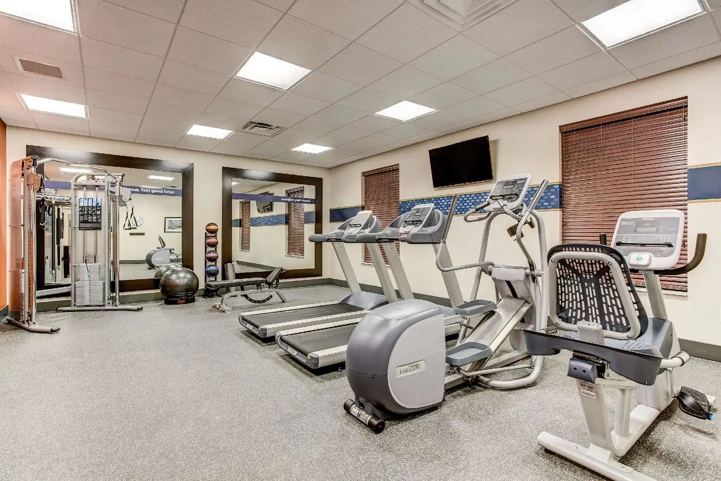 Hampton Inn & Suites Manchester SPORTS_AND_LEISURE