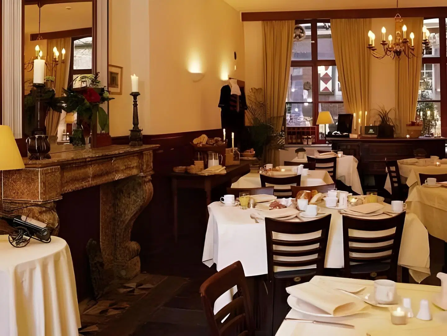 Au Quartier Petit Bonheur Restaurant