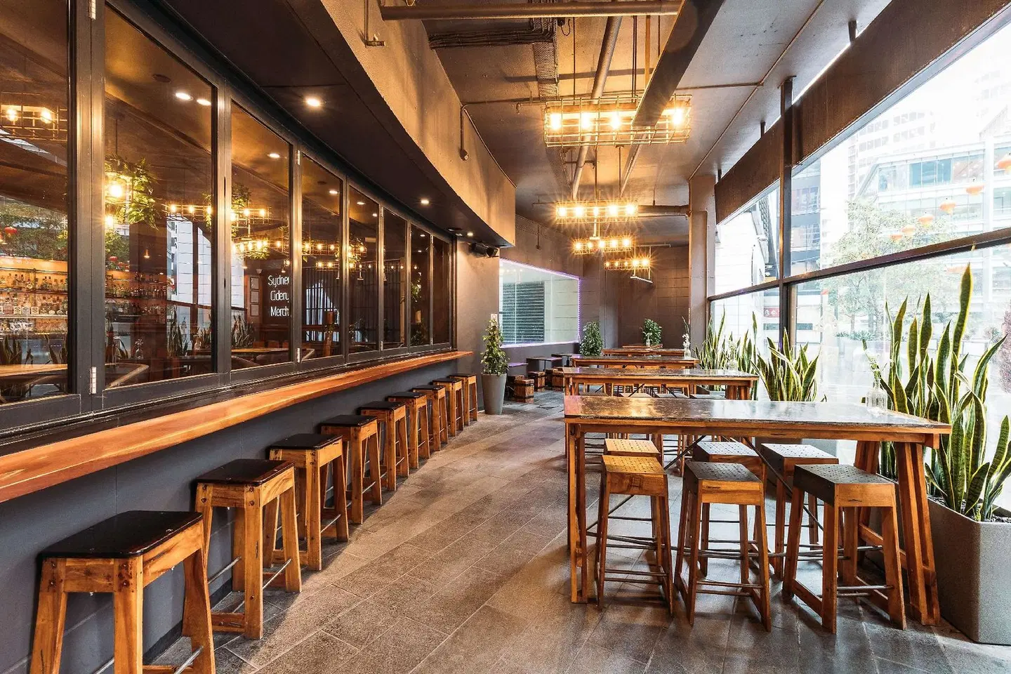 Rydges World Square Bar