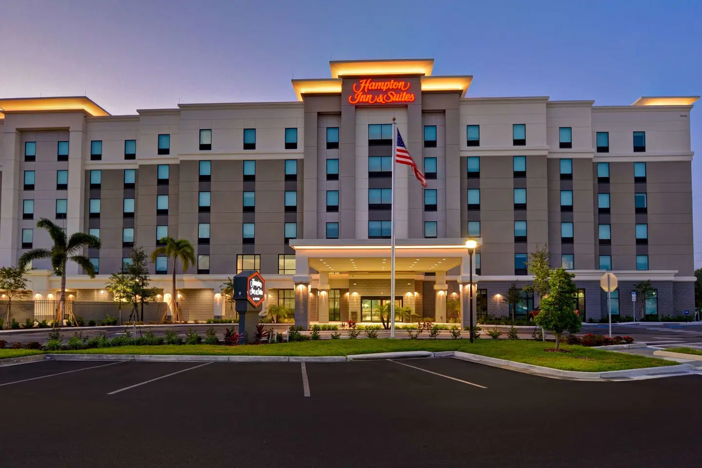Hampton Inn & Suites Tampa Riverview EXTERIOR
