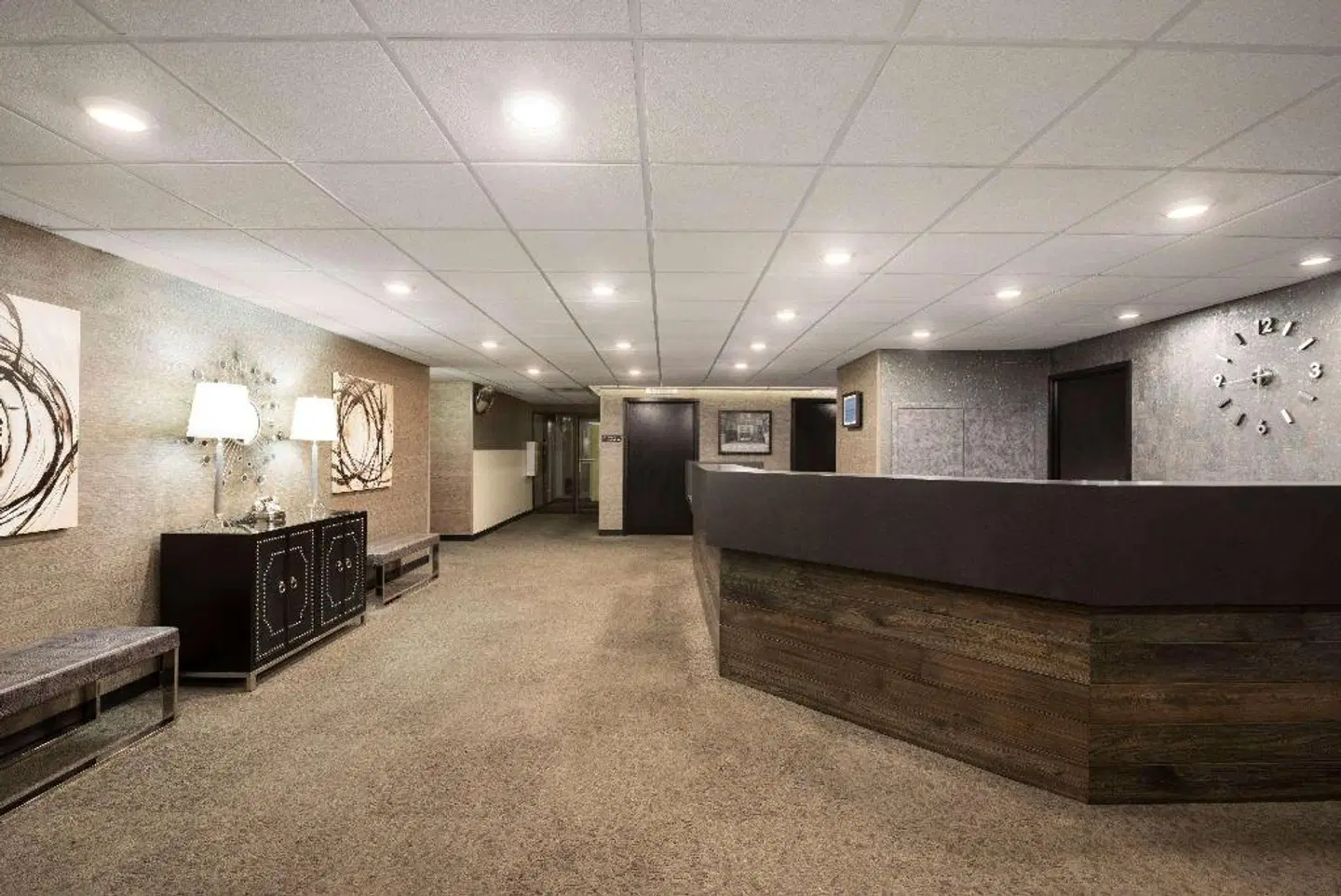 Days Hotel by Wyndham University Ave SE LOUNGE_LOBBY