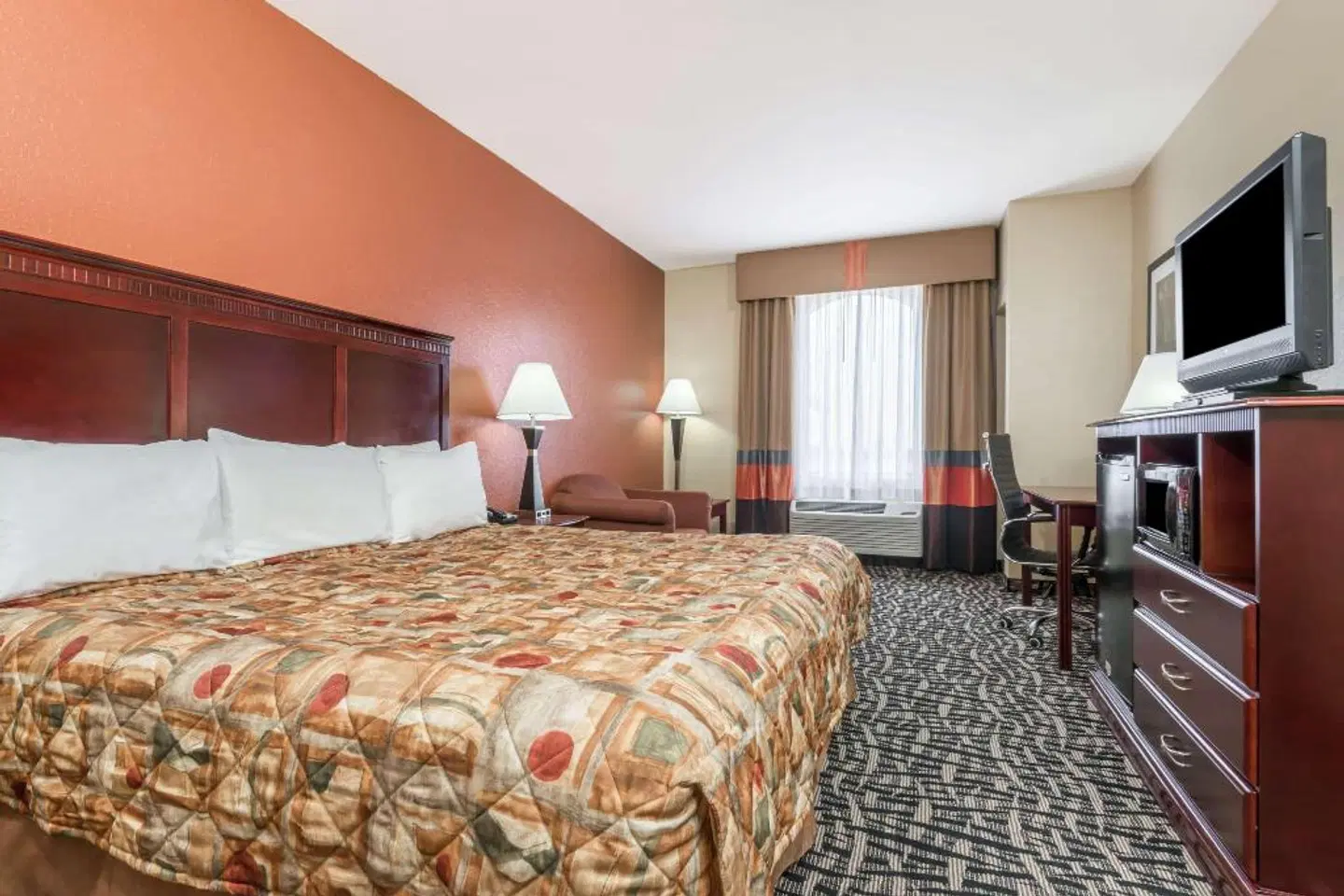 Days Inn & Suites by Wyndham Prattville-Montgomery ROOM_EXAMPLE