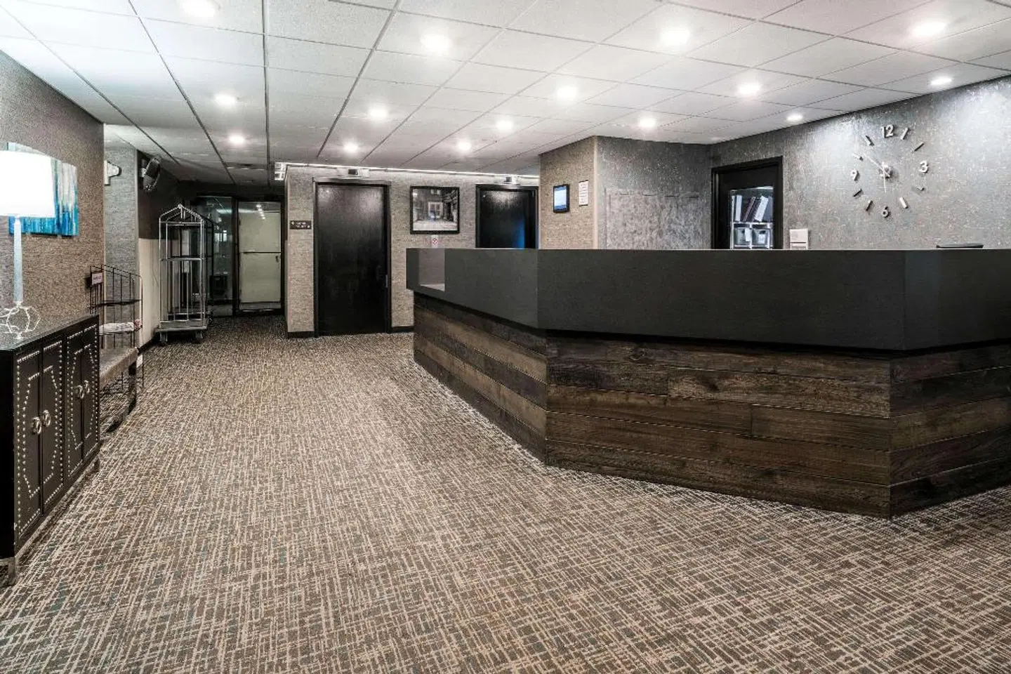 Days Hotel by Wyndham University Ave SE LOUNGE_LOBBY