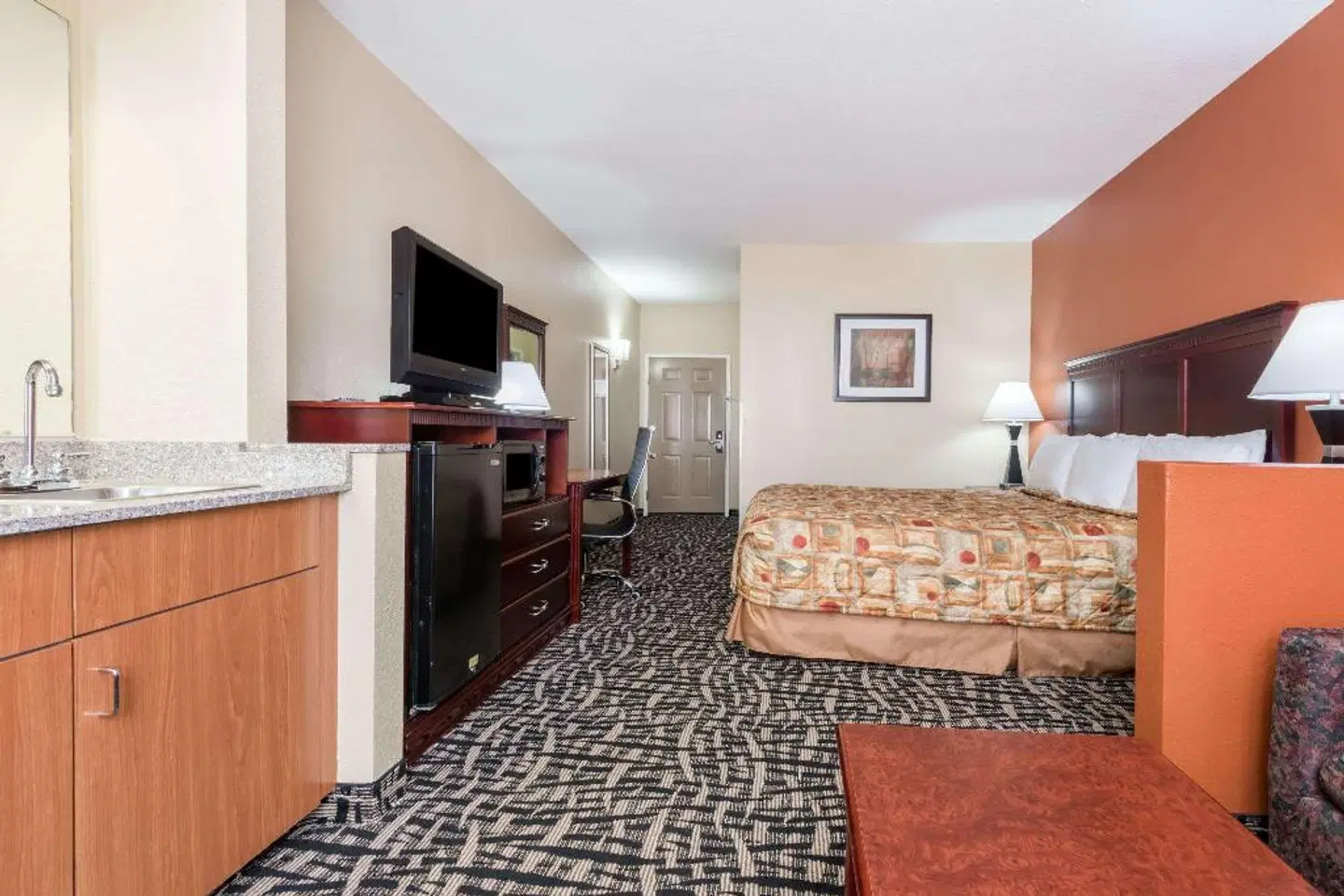 Days Inn & Suites by Wyndham Prattville-Montgomery ROOM_EXAMPLE