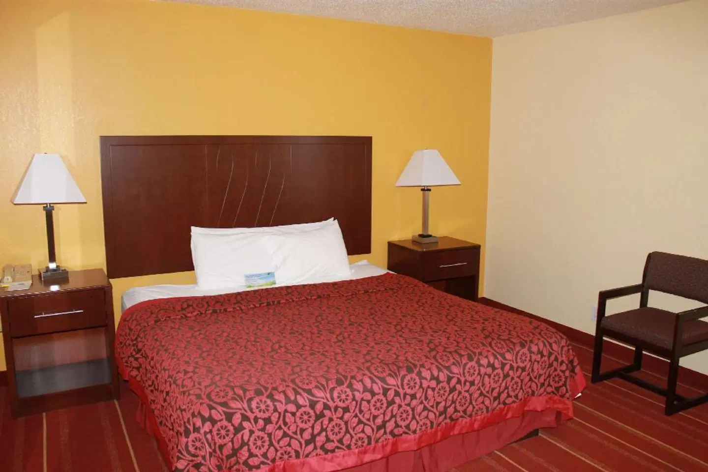 Days Inn by Wyndham Walcott Davenport ROOM_EXAMPLE