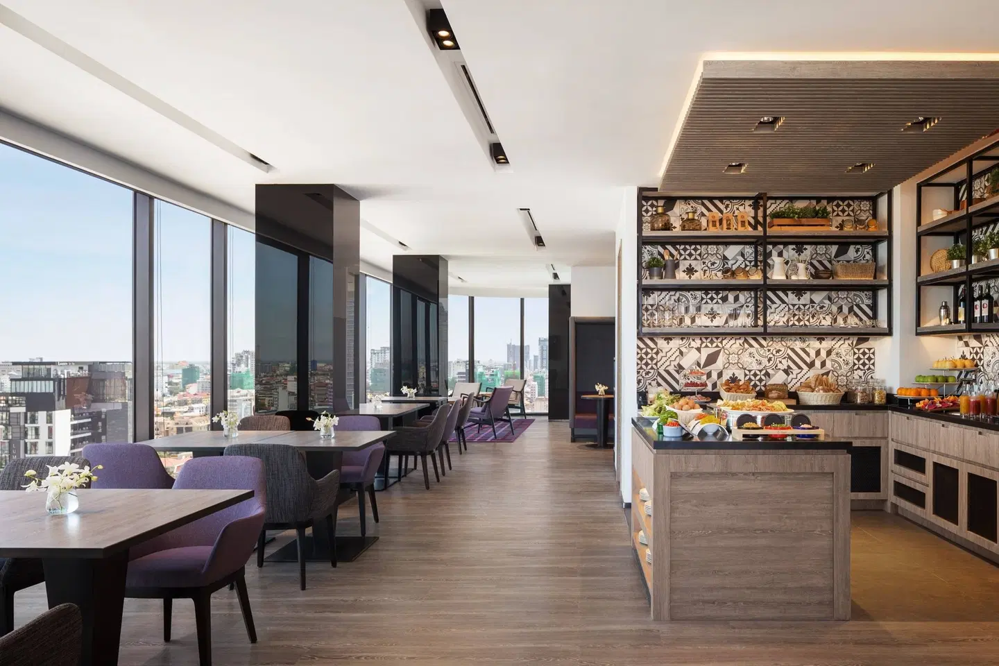 Courtyard by Marriott Phnom Penh Restaurant