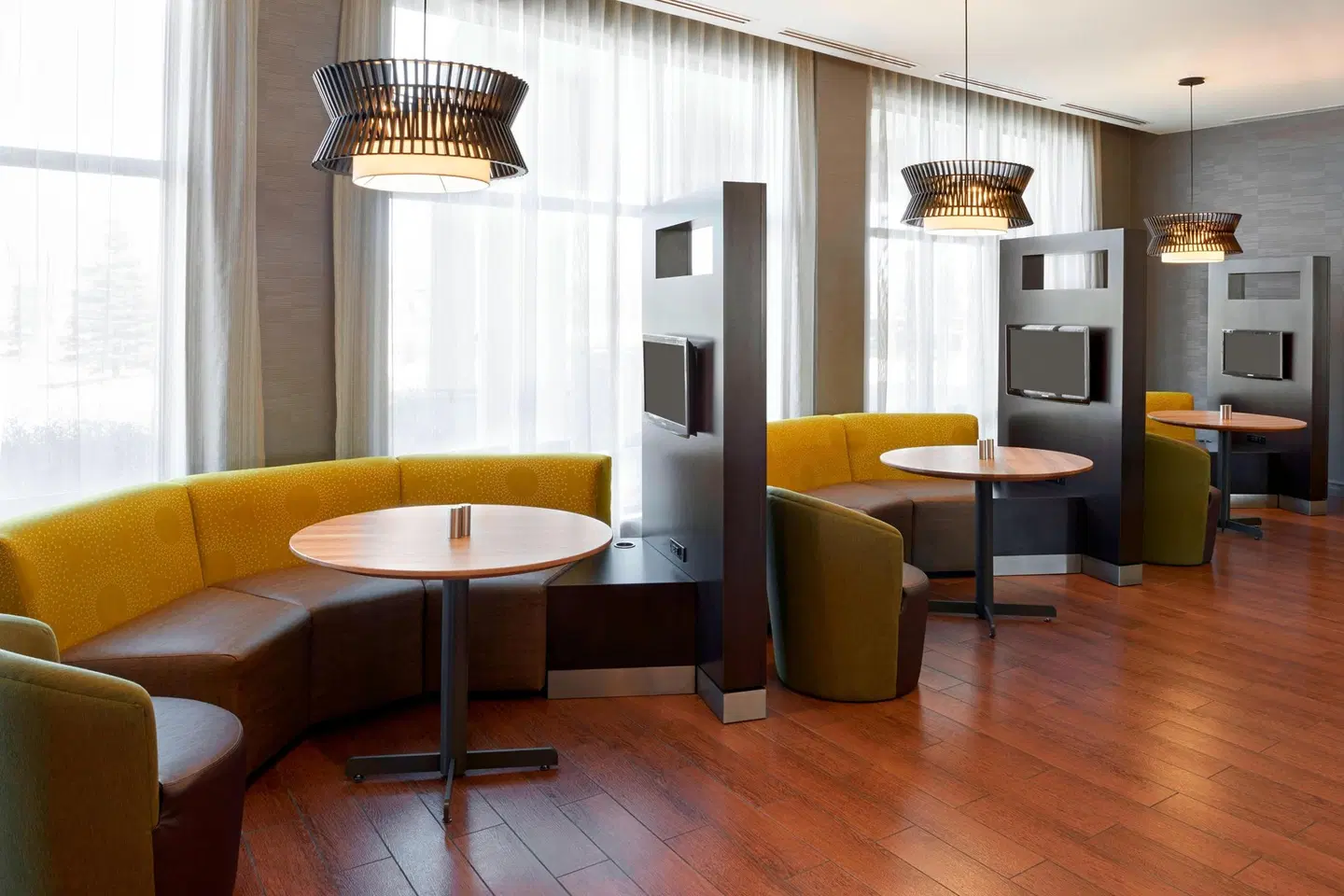 Courtyard by Marriott Kingston Highway 401/Division Street ROOM_EXAMPLE