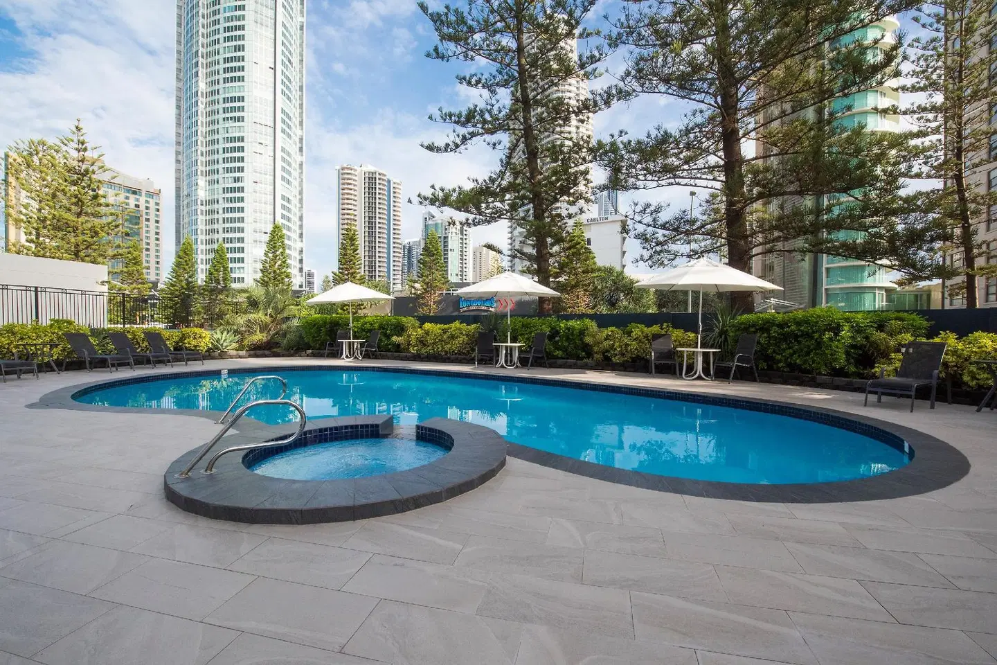 BreakFree Longbeach Surfers Paradise OUTDOOR_POOL
