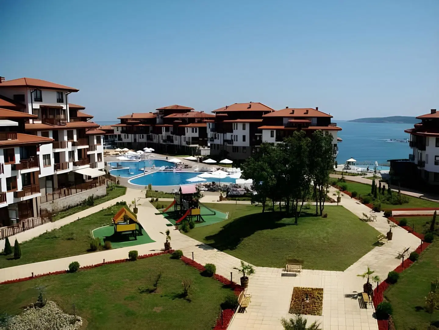 Saint Thomas Holiday Village EXTERIOR