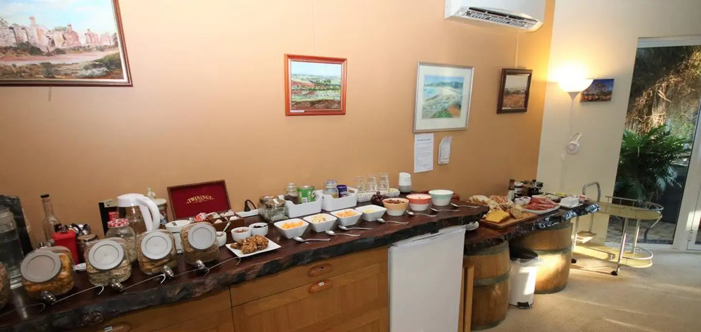 Loaring Place Bed & Breakfast Restaurant