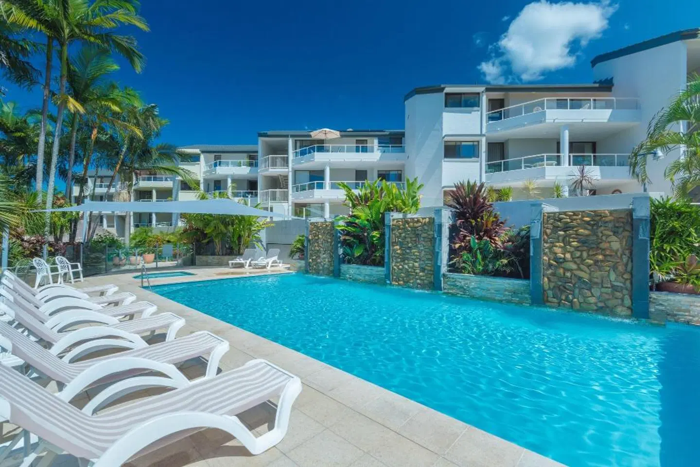 Munna Beach Apartments OUTDOOR_POOL