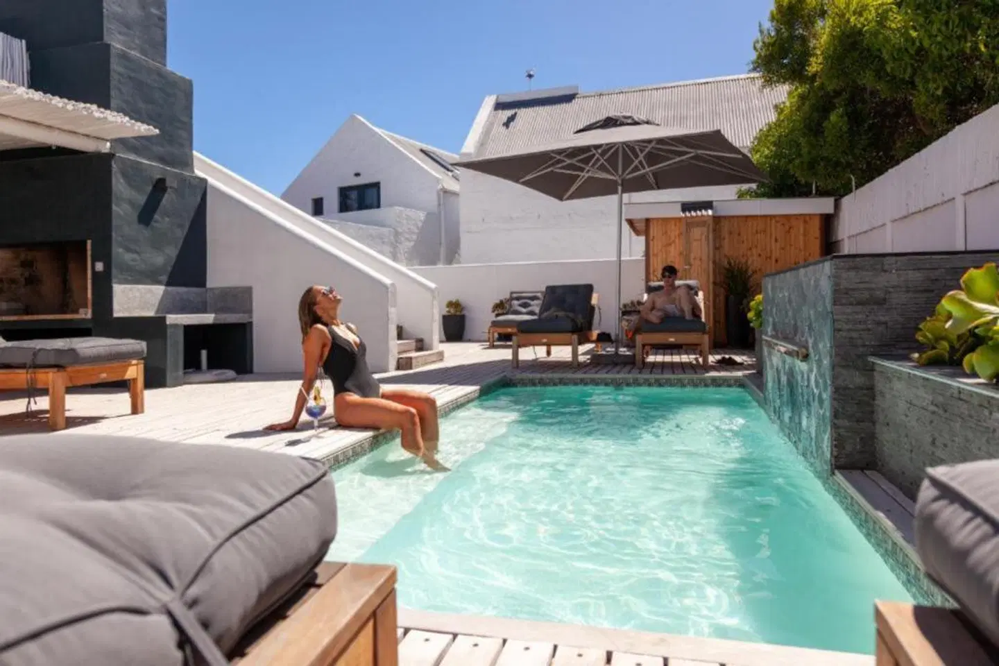 Abalone Hotel & Villa's OUTDOOR_POOL