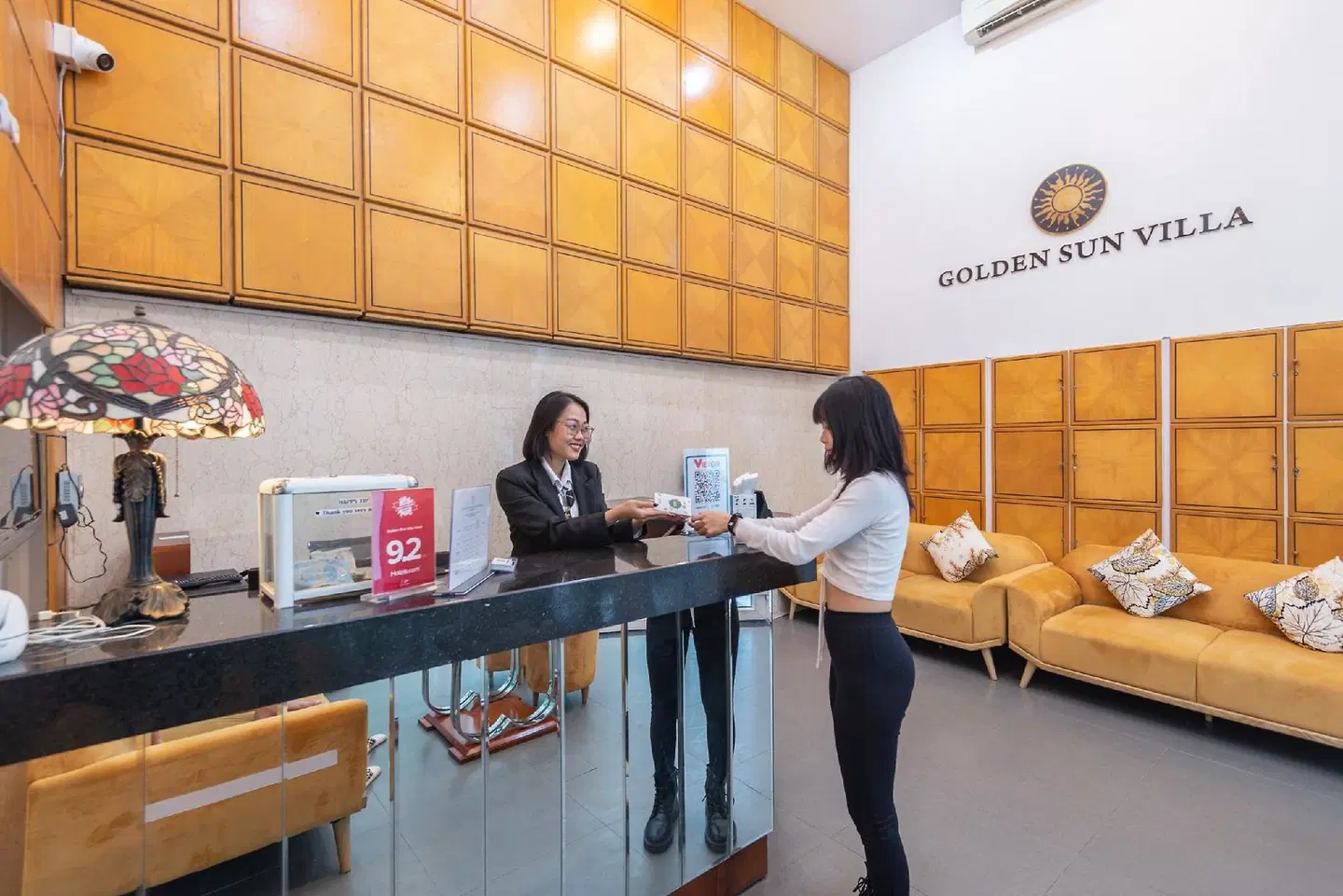 Golden Sun Villa Hotel Bar