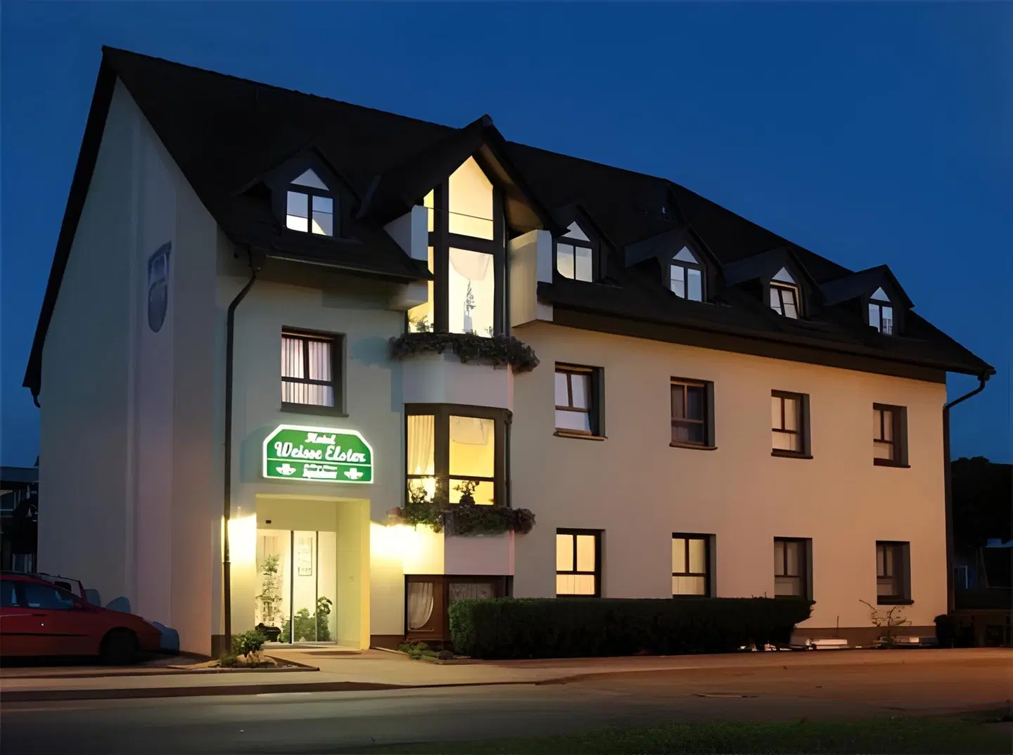 Weiße Elster EXTERIOR