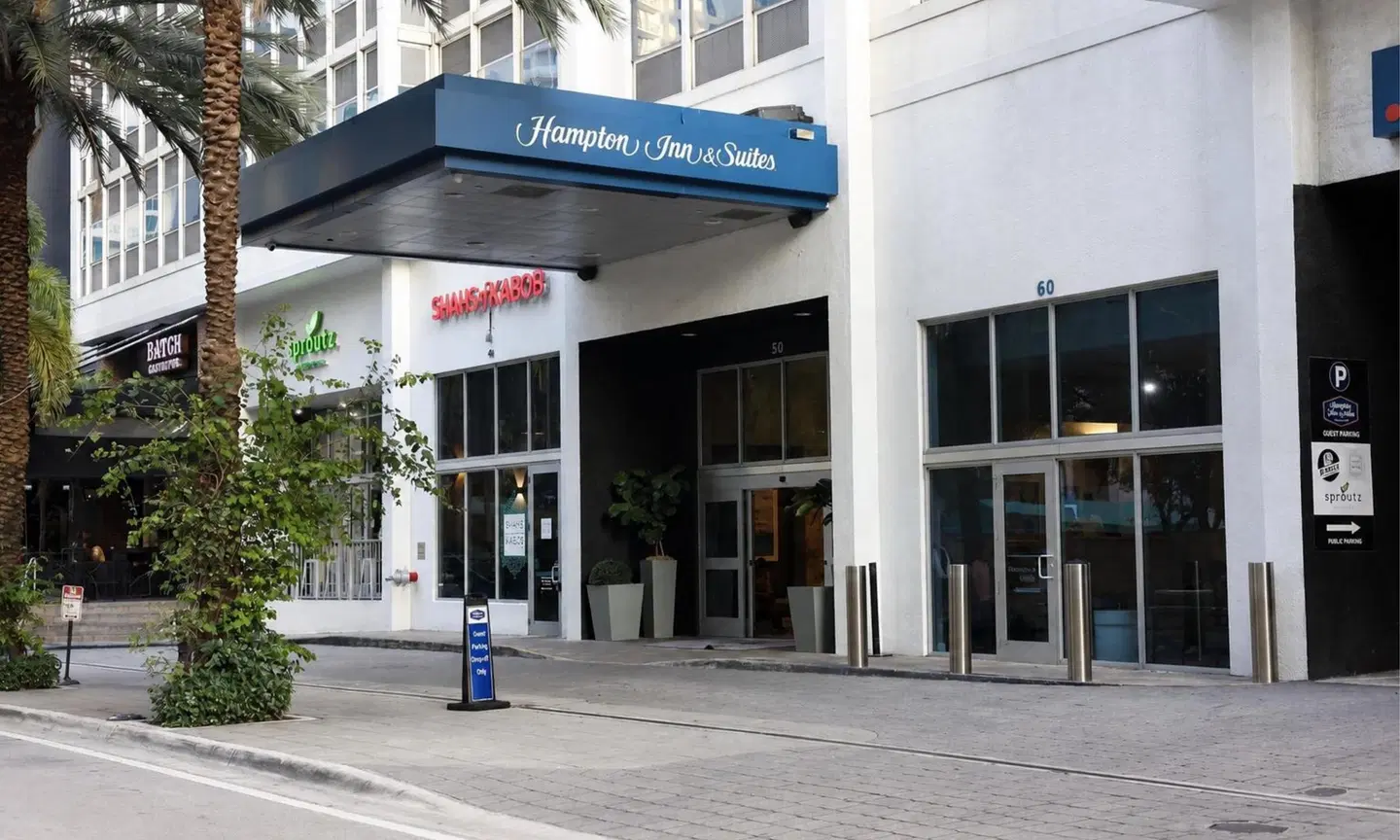 Hampton Inn & Suites Miami/Brickell-Downtown EXTERIOR