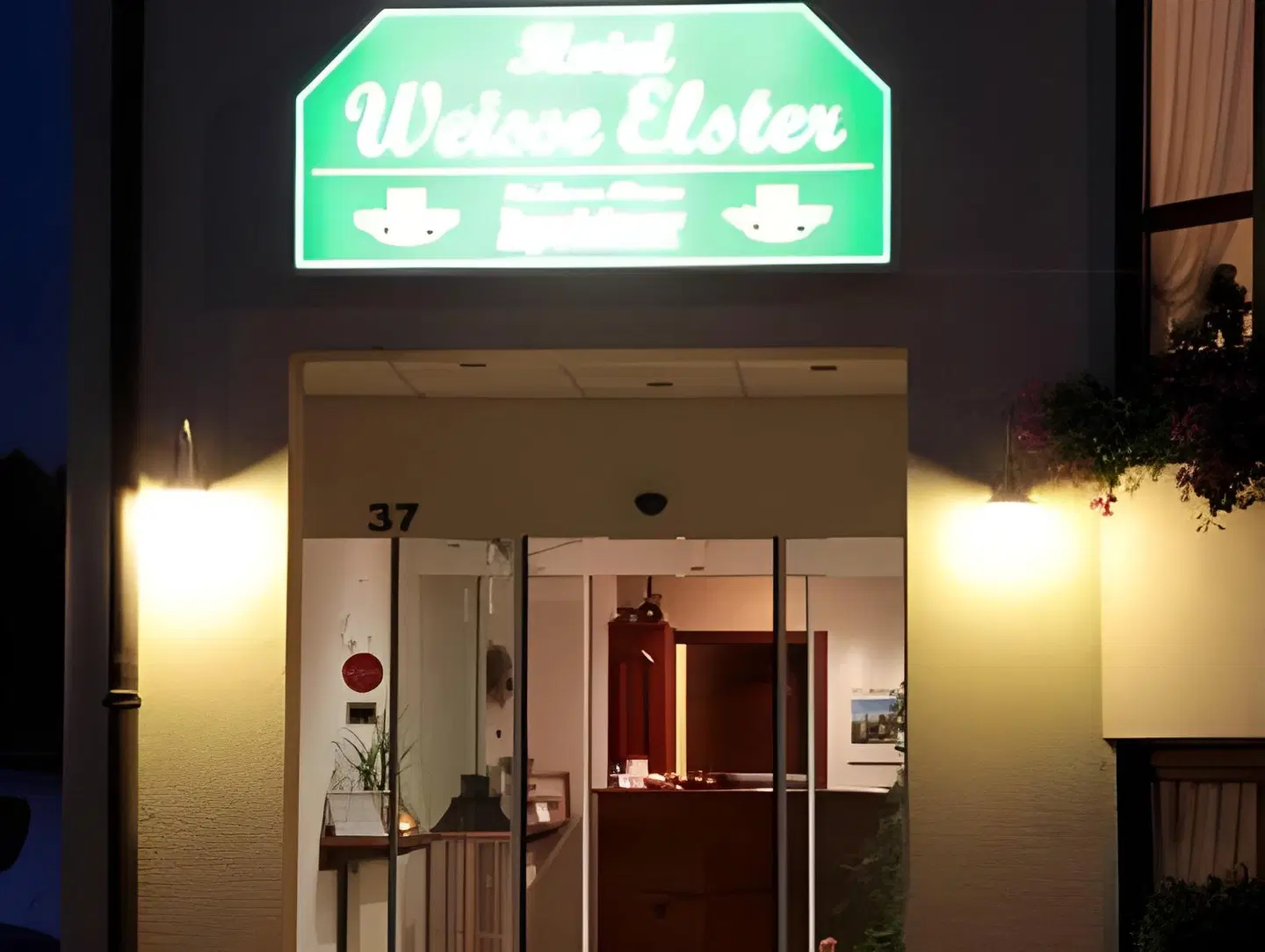 Weiße Elster EXTERIOR