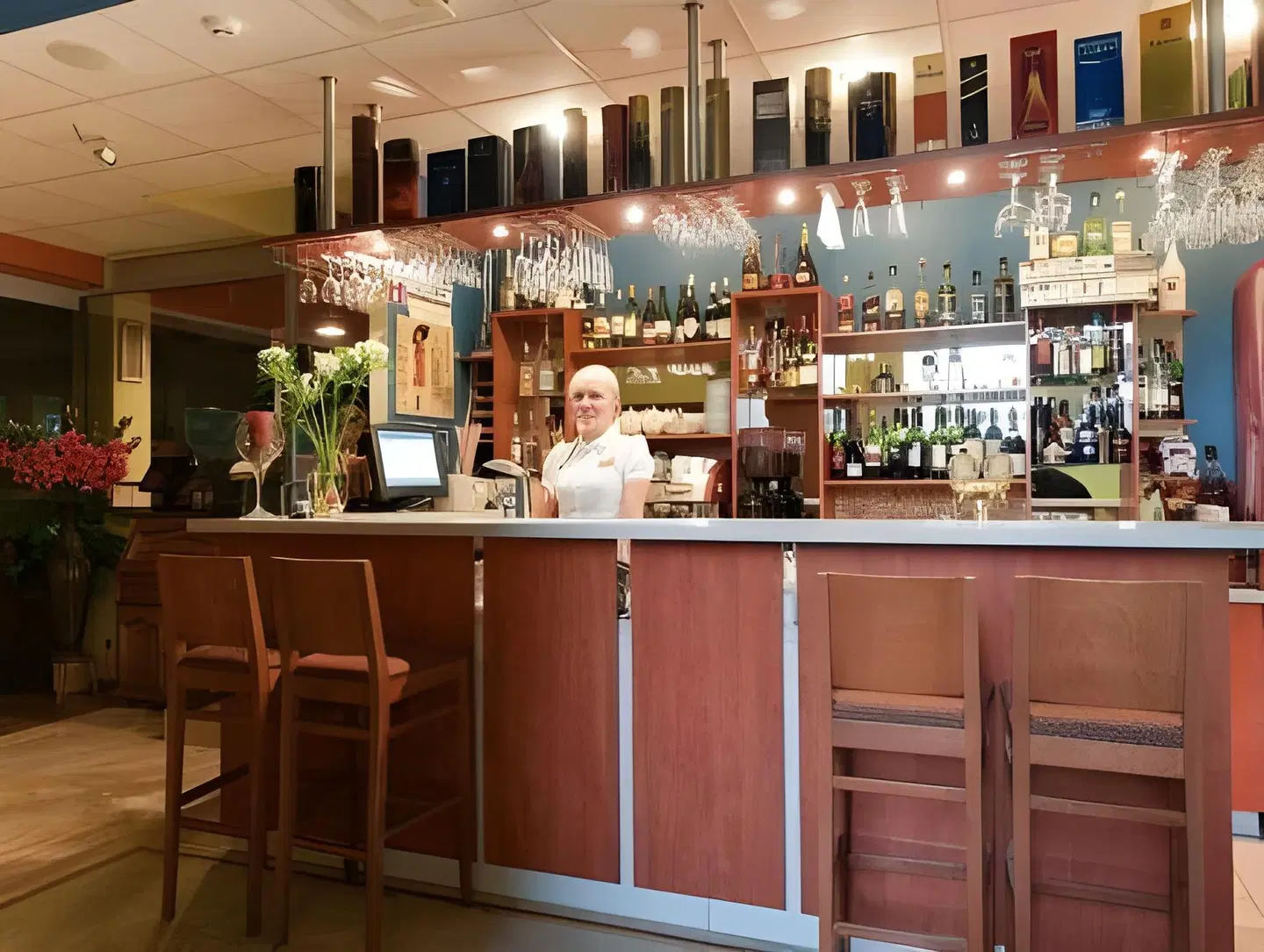 Smelyne Bar