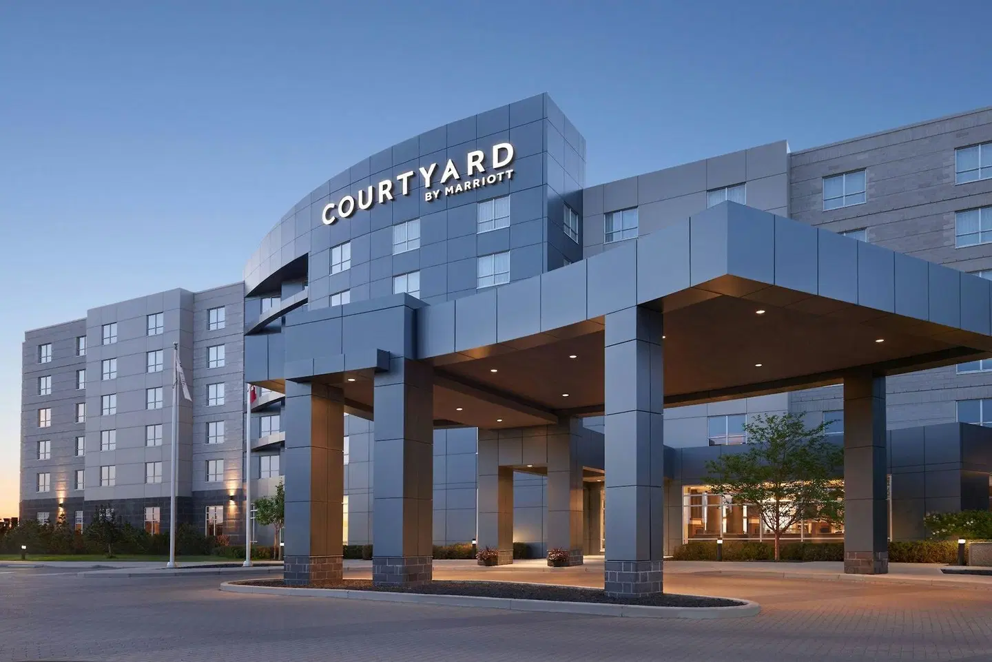 Courtyard by Marriott Calgary Airport EXTERIOR