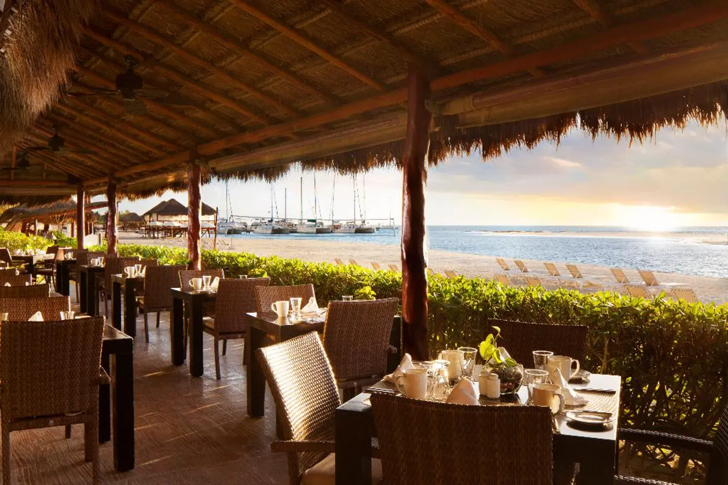 Palafitos Overwater Bungalows Terrasse