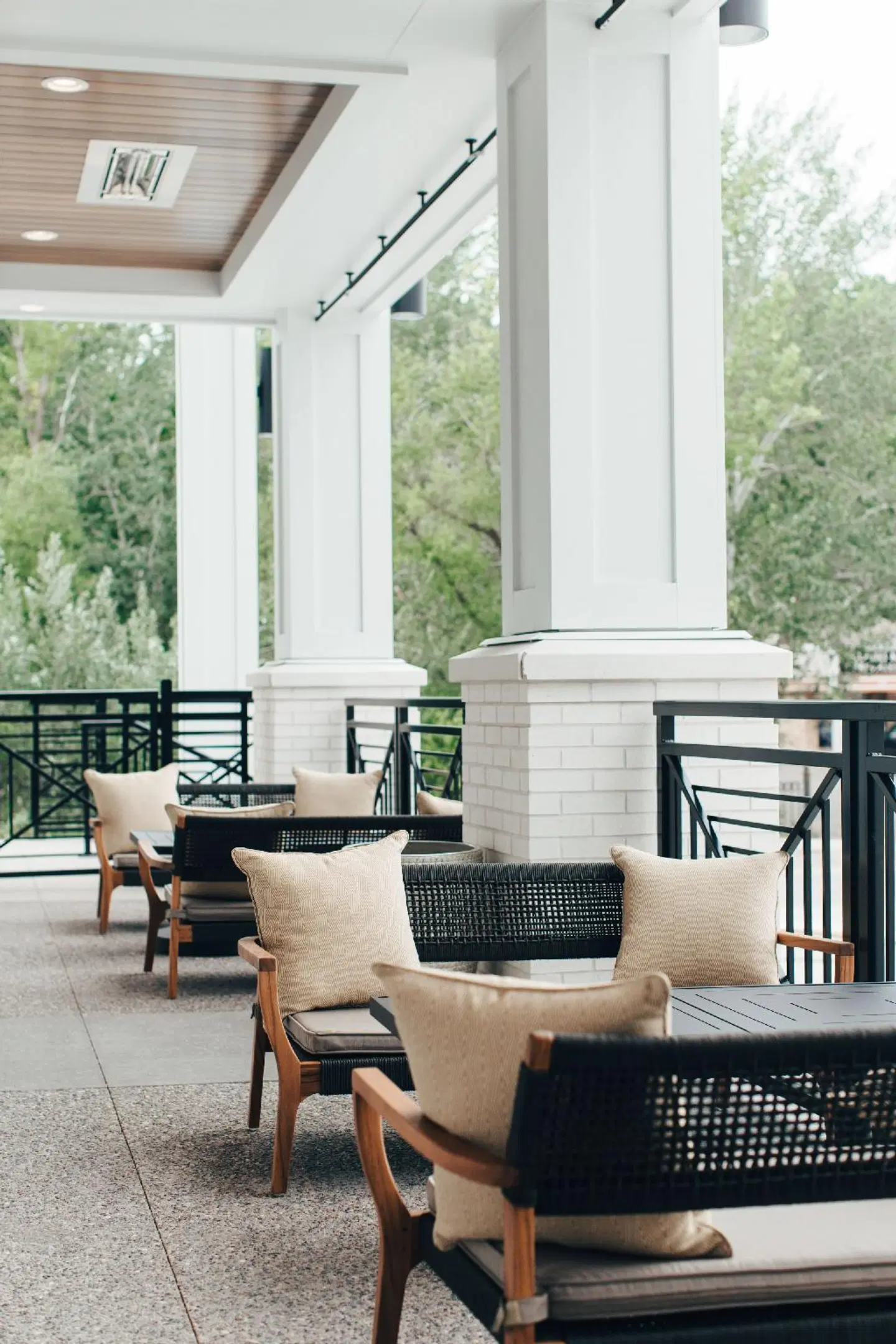 The Hotel Landing Bar