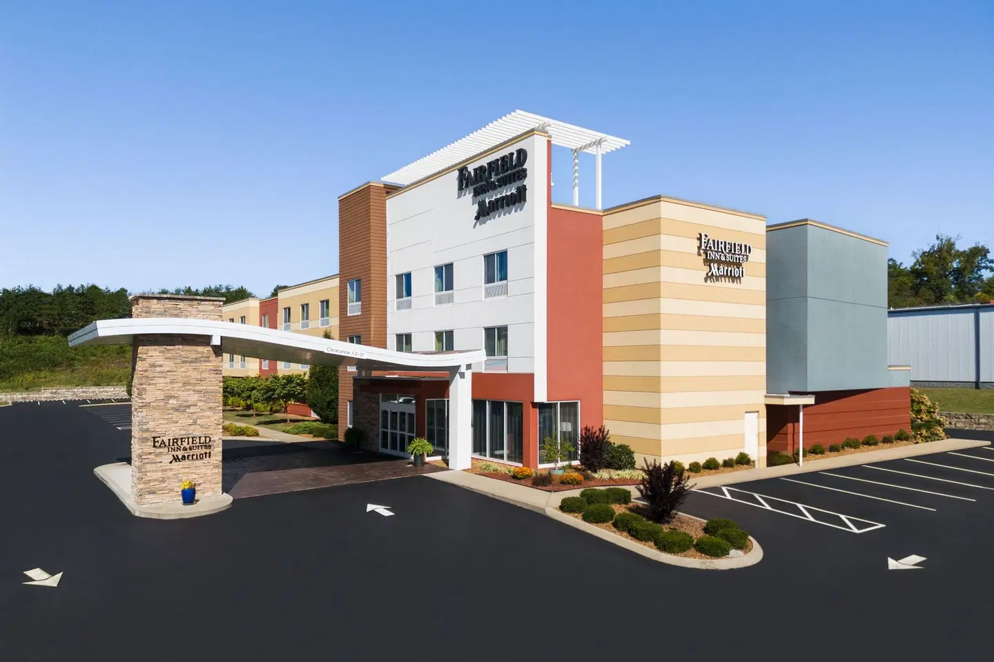 Fairfield by Marriott Inn & Suites London EXTERIOR