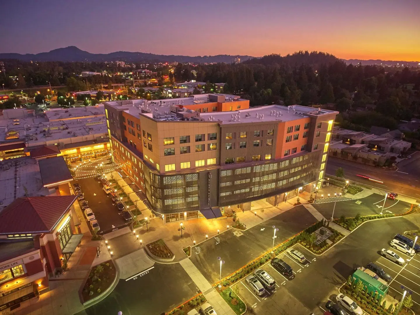 Hyatt Place Eugene / Oakway Center EXTERIOR