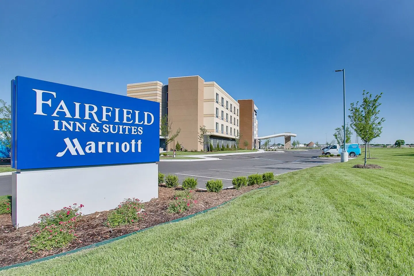 Fairfield Inn & Suites by Marriott Wichita East EXTERIOR
