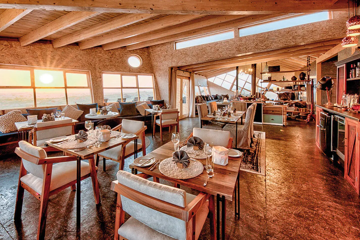 Natural Selection Shipwreck Lodge Restaurant