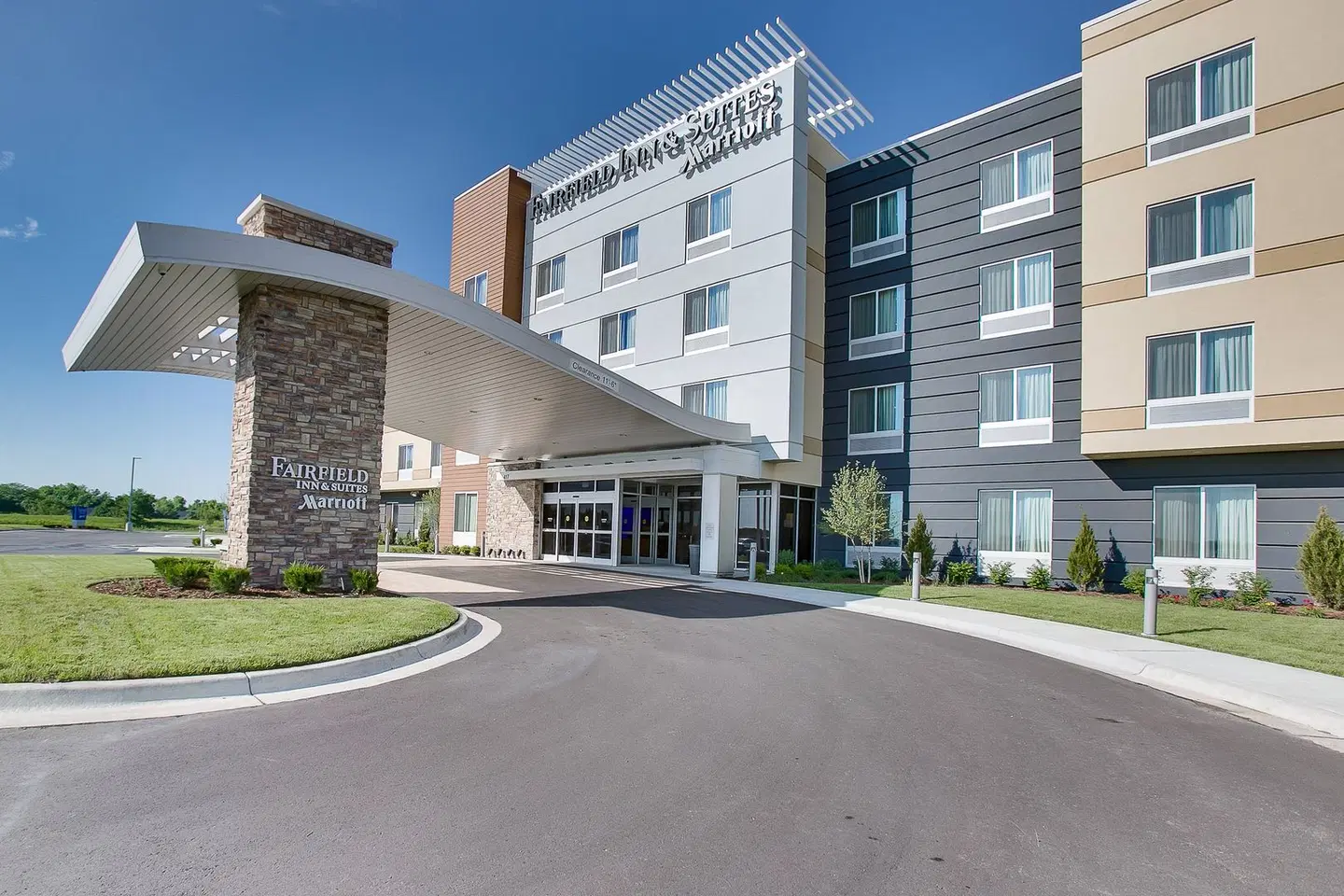 Fairfield Inn & Suites by Marriott Wichita East EXTERIOR