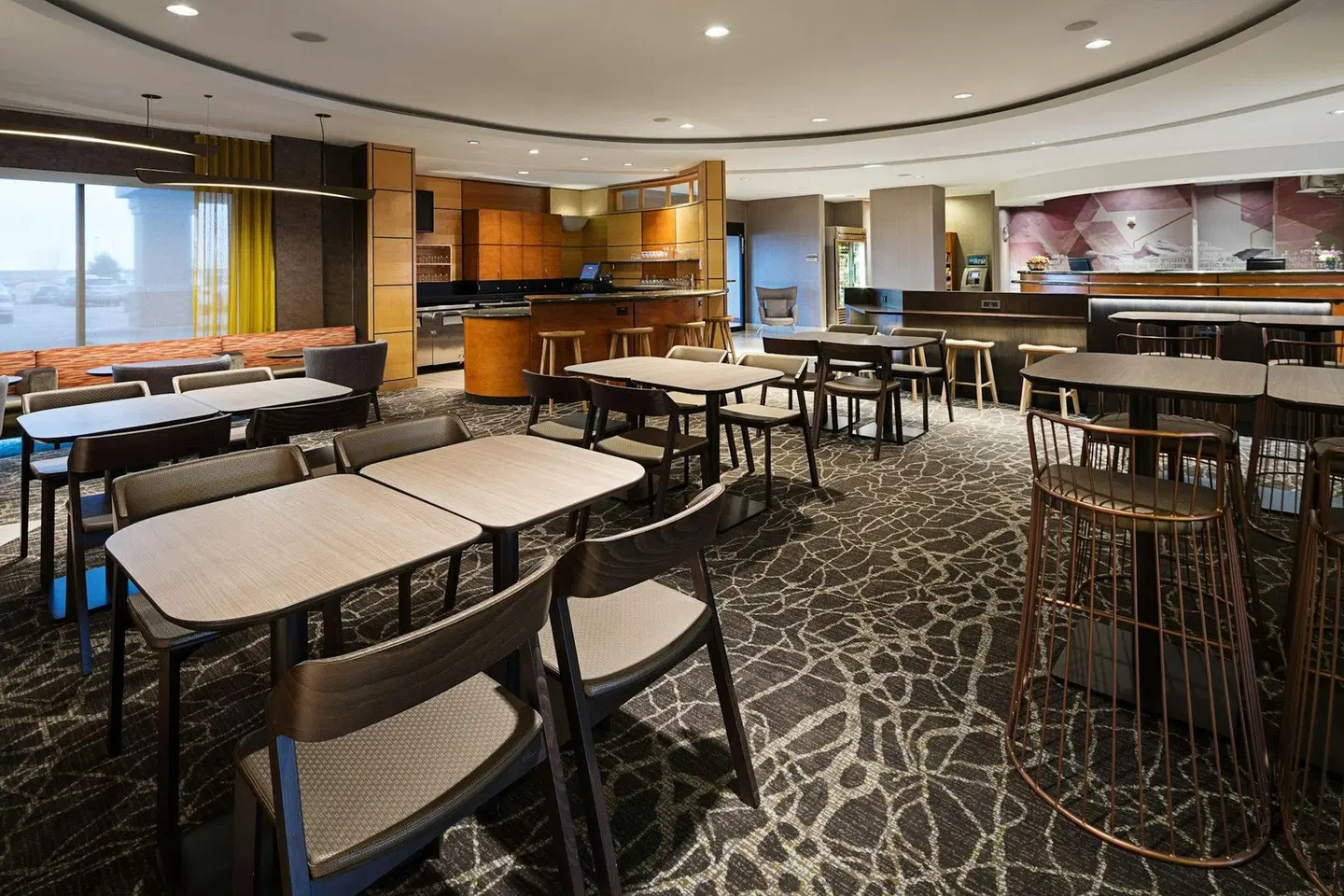 SpringHill Suites by Marriott Denver Airport Bar