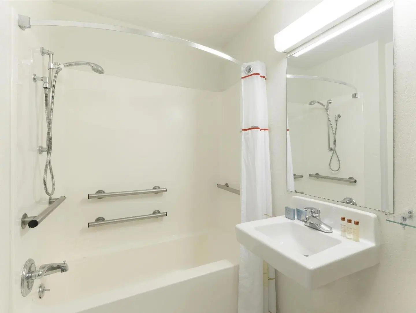 Hawthorn Suites by Wyndham Louisville/Jeffersontown Badezimmer
