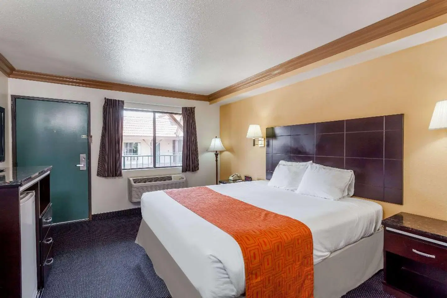 Howard Johnson by Wyndham Norco ROOM_EXAMPLE