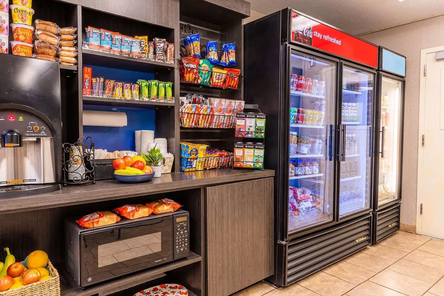 Sonesta Simply Suites Oklahoma City Airport Bar