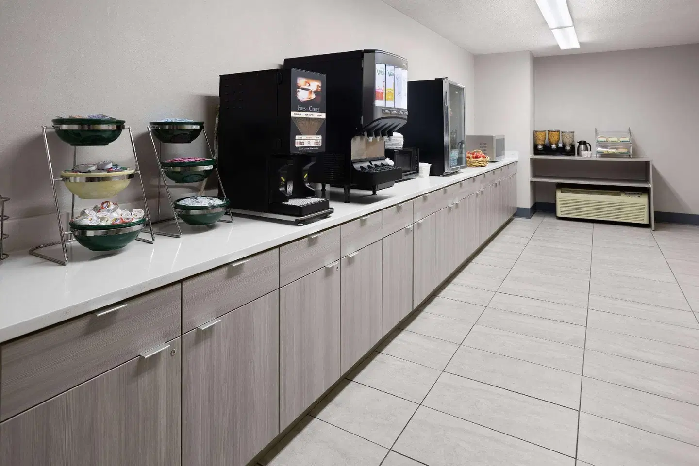 Microtel Inn & Suites by Wyndham Raleigh Durham Airport Bar